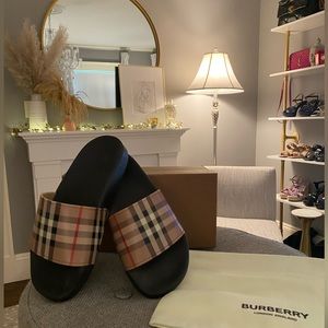 Authentic Burberry Pool Slides Size 38 (7 1/2 - 8)